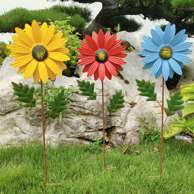 Γλυπτά αέρα πασσάλων κήπων Pinwheel μετάλλων ανεμόμυλων ηλίανθων για την υπαίθρια διακόσμηση ναυπηγείων διακοσμήσεων χορτοταπήτων Patio μπαλκονιών
