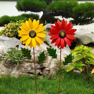 Γλυπτά αέρα κήπων Pinwheel μετάλλων ανεμόμυλων ηλίανθων για το χορτοτάπητα Patio μπαλκονιών