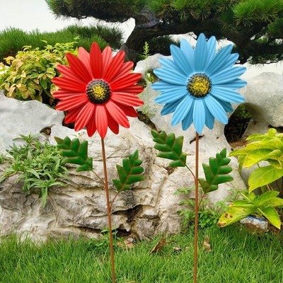 Γλυπτά αέρα κήπων Pinwheel μετάλλων ανεμόμυλων ηλίανθων για το χορτοτάπητα Patio μπαλκονιών