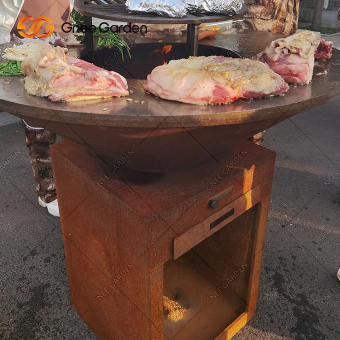 Υπαίθριο προσαρμοσμένο ΣΧΑΡΑ κοίλωμα πυρκαγιάς χάλυβα Corten με το σκουριασμένο χρώμα κατωφλιών αποθήκευσης καυσόξυλου